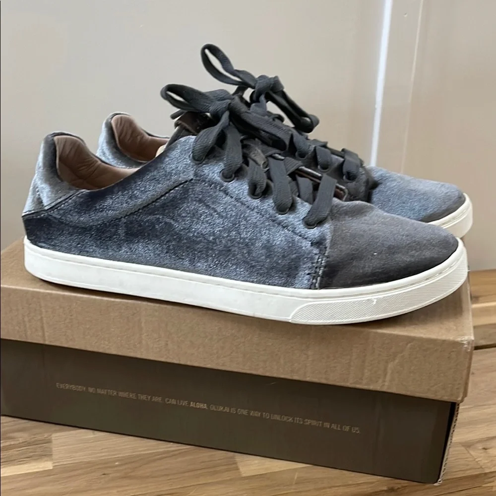 OluKai Pehuea Li Lanui Charcoal Velvet Sneakers Sz 8.5 - Picture 8 of 10